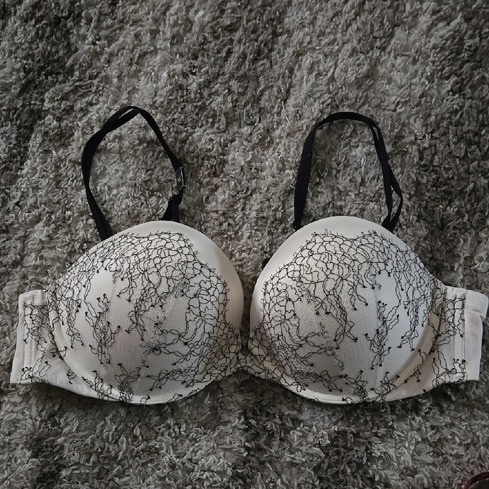 Victoria's Secret Very Sexy Multi-way/ Multioptions Bra, size 38C